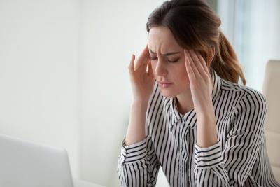 L'ostéopathie comme traitement des maux de tête, céphalées ou migraines